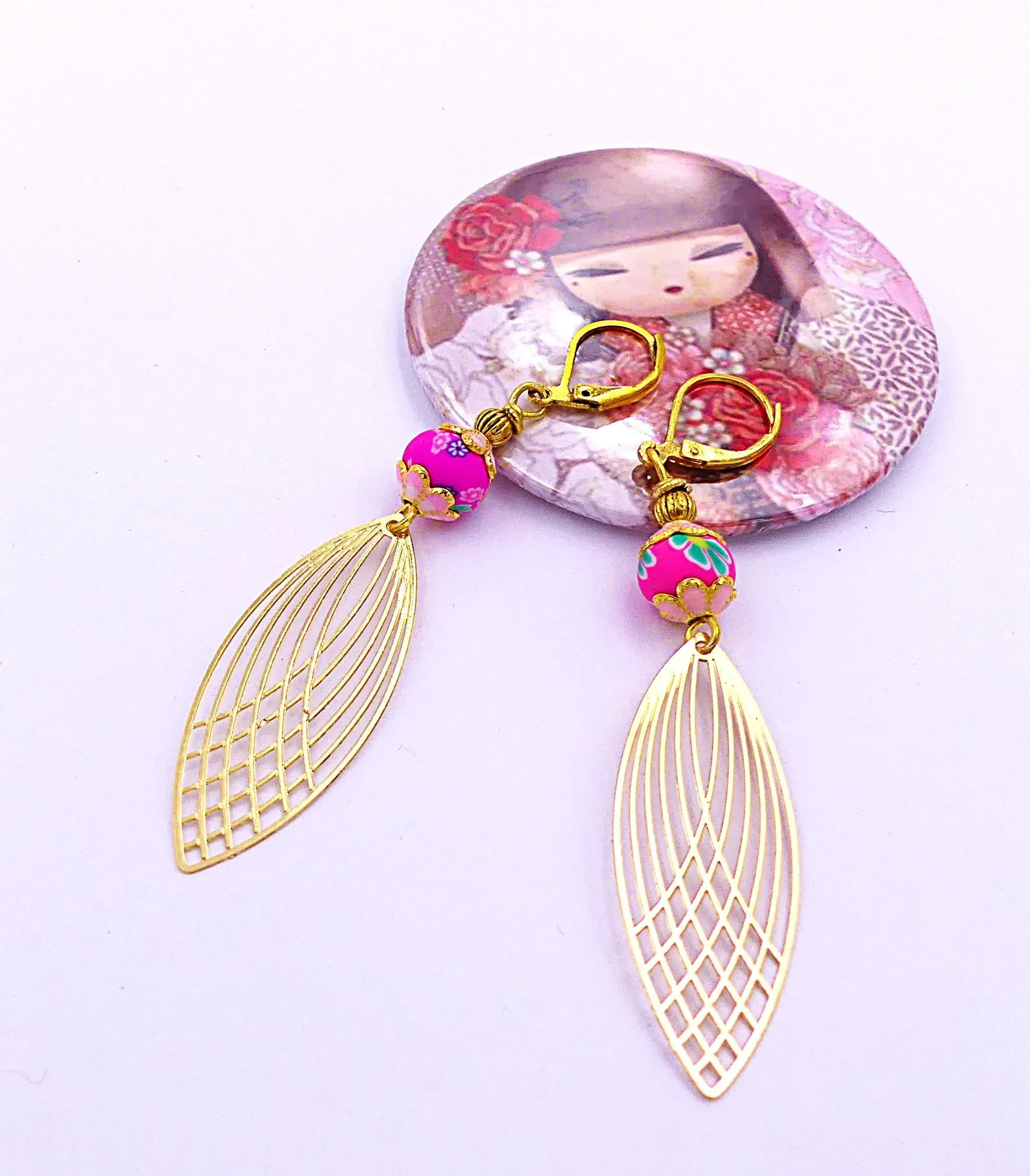 Pendientes minimalistas, metal dorado de filigrana, cuentas de arcilla polimérica – photo 4